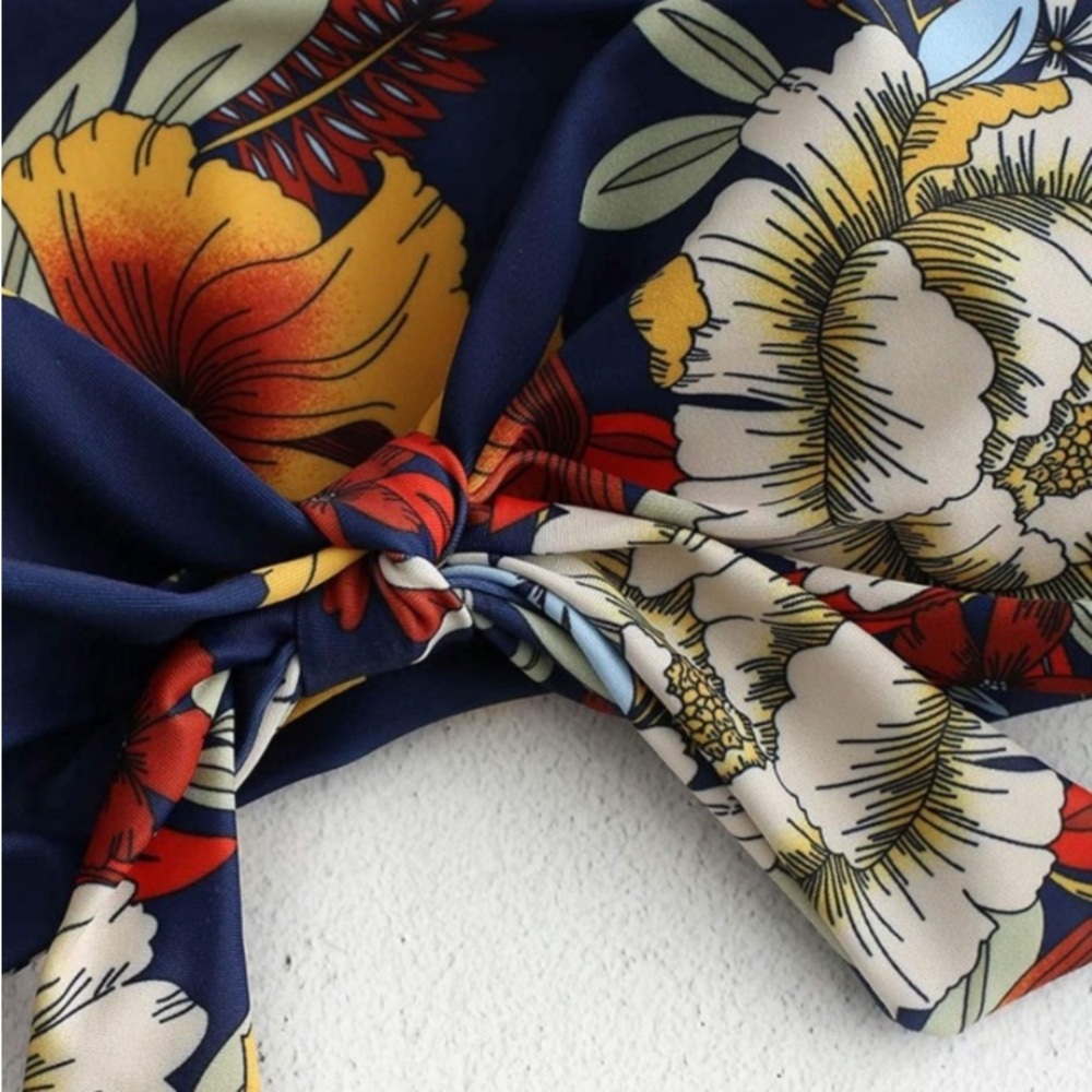 ❤️ Blue Floral Bikini 2 Piece Set Swimwear bandeau top and Bottom - Picture 7 of 7